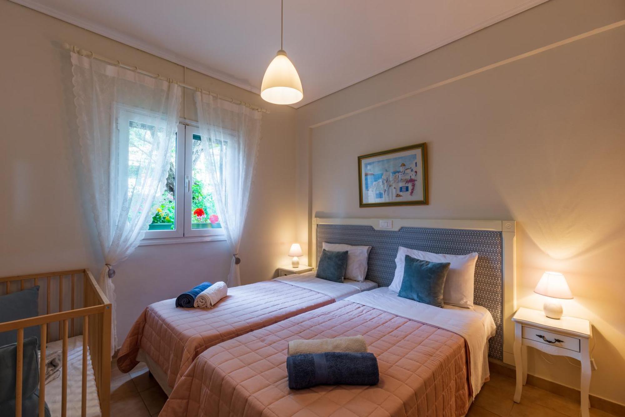 Barbati Seafront Luxury Suites Buitenkant foto
