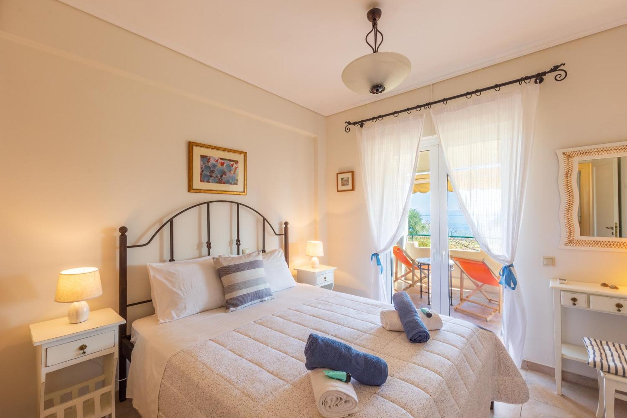 Barbati Seafront Luxury Suites Buitenkant foto