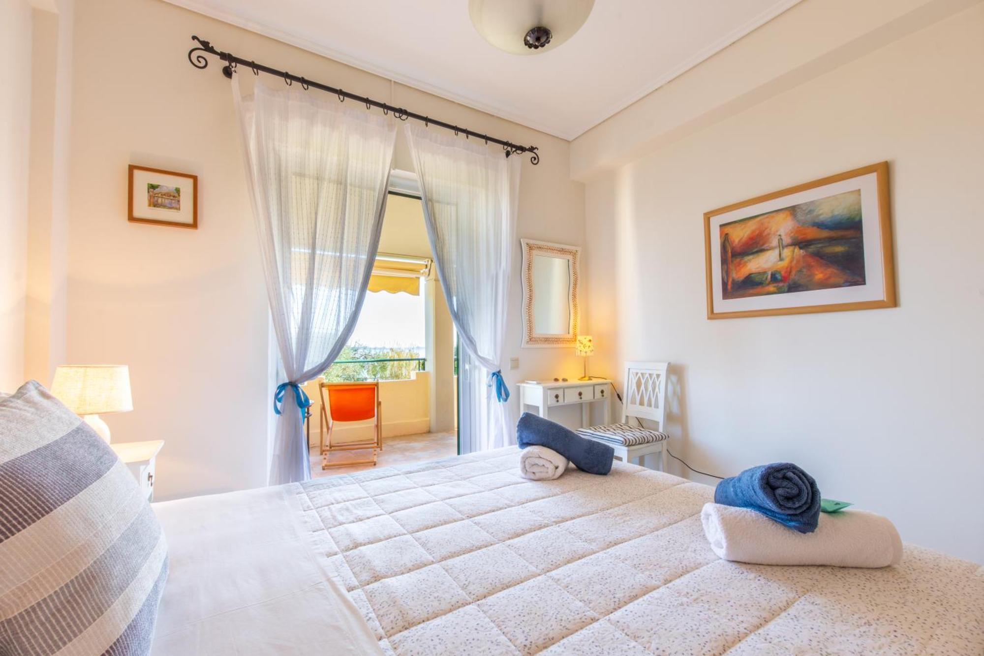 Barbati Seafront Luxury Suites Buitenkant foto
