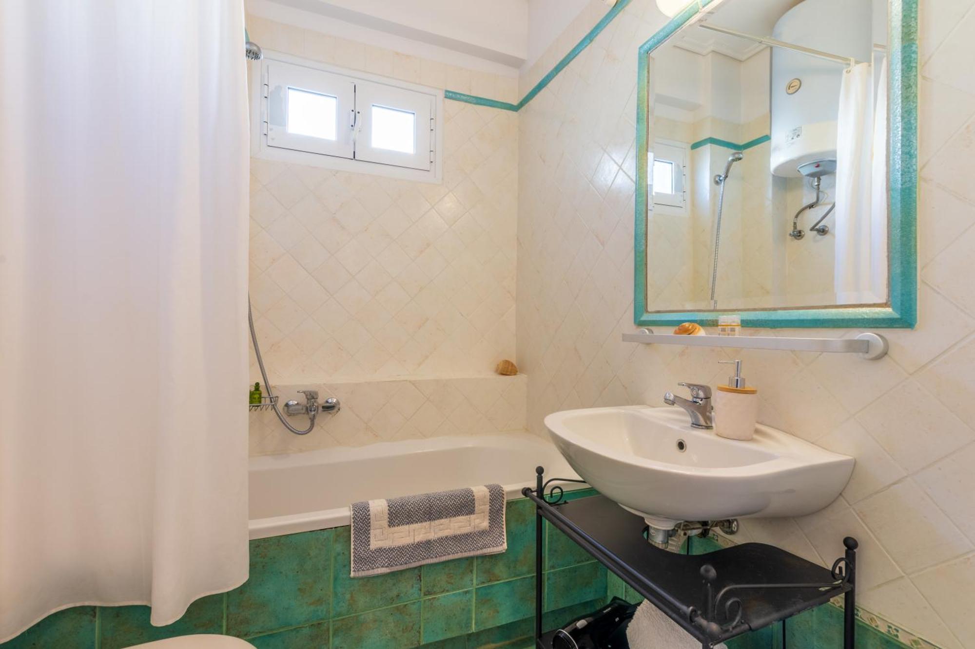 Barbati Seafront Luxury Suites Buitenkant foto